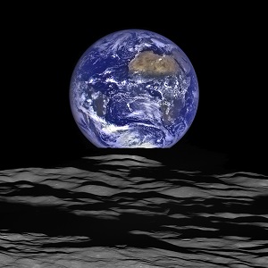 La Terre vue depuis la Lune par Lunar Reconnaissance Orbiter le 12 décembre 2015.