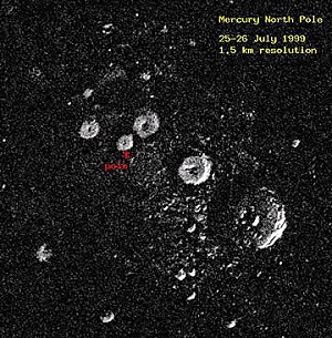 Images radars des possibles glaces aux pôles mercuriens.