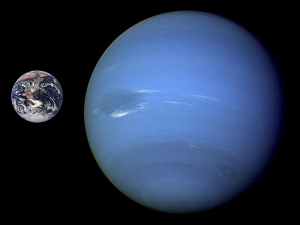 Comparaison de la taille de Neptune et de la Terre.